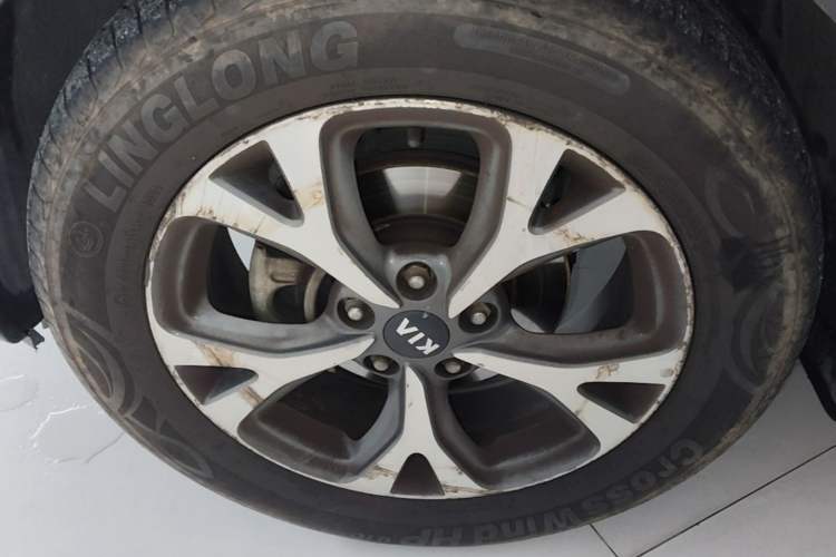 Used Kia KX3 2015 1.6L Automatic Two-Wheel Drive DLX Left Front Wheel Hub