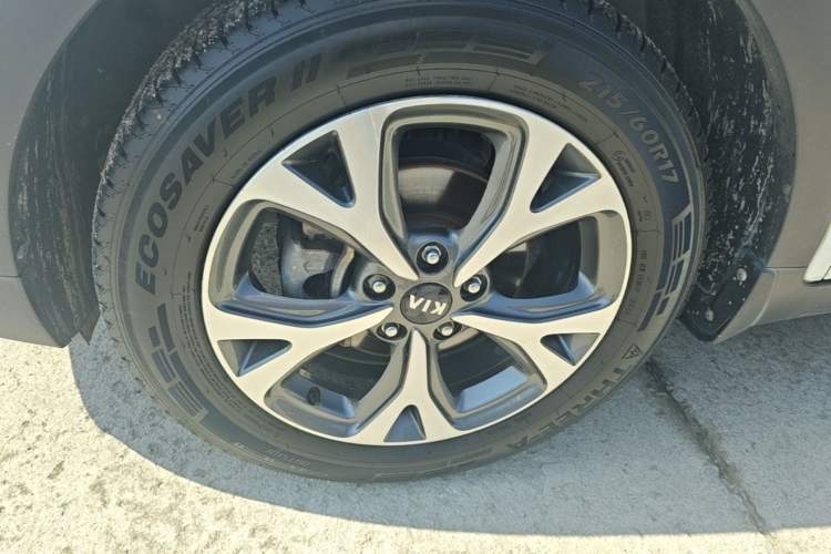 Used Kia KX3 2015 1.6L Automatic Two-Wheel Drive DLX Left Front Wheel Hub