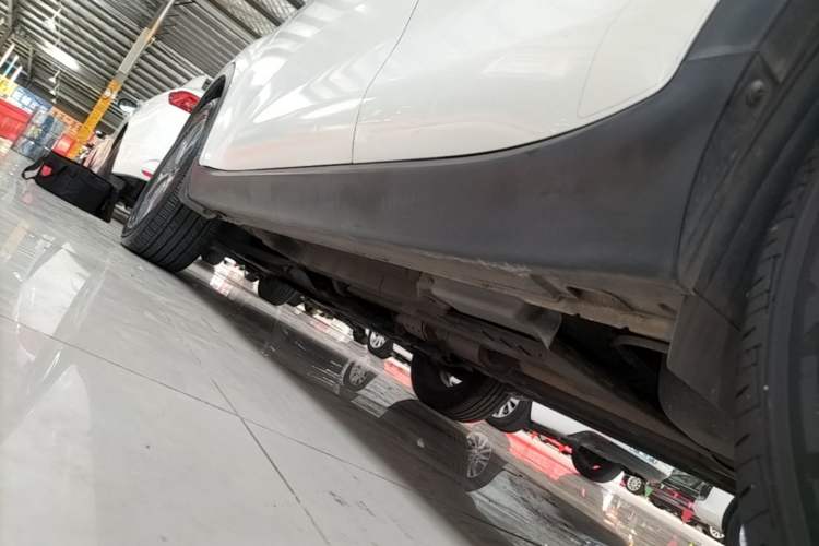 Used Kia KX3 2015 1.6L Automatic Two-Wheel Drive DLX Left Side Sill