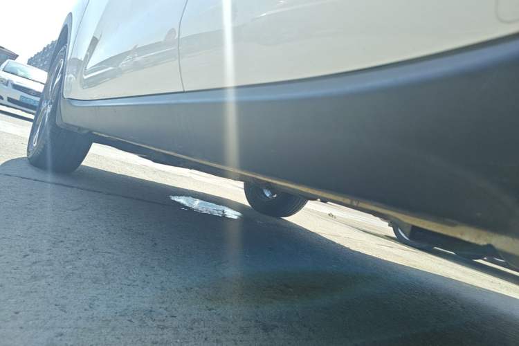 Used Kia KX3 2015 1.6L Automatic Two-Wheel Drive DLX Left Side Sill
