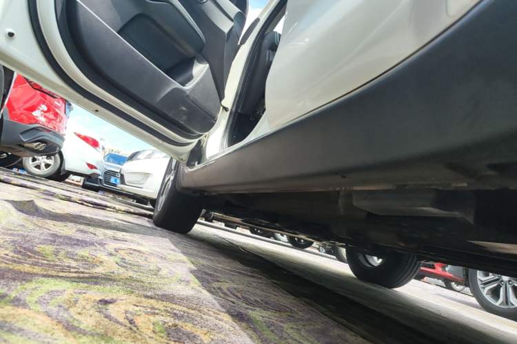 Used Kia KX3 2015 1.6L Automatic Two-Wheel Drive PRM Left Side Sill