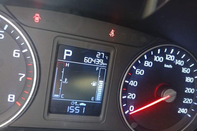 Used Kia KX3 2015 1.6L Automatic Two-Wheel Drive DLX Odometer Close Up