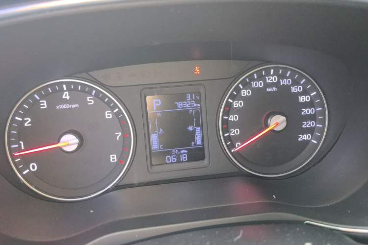 Used Kia KX3 2015 1.6L Automatic Two-Wheel Drive DLX Odometer Close Up
