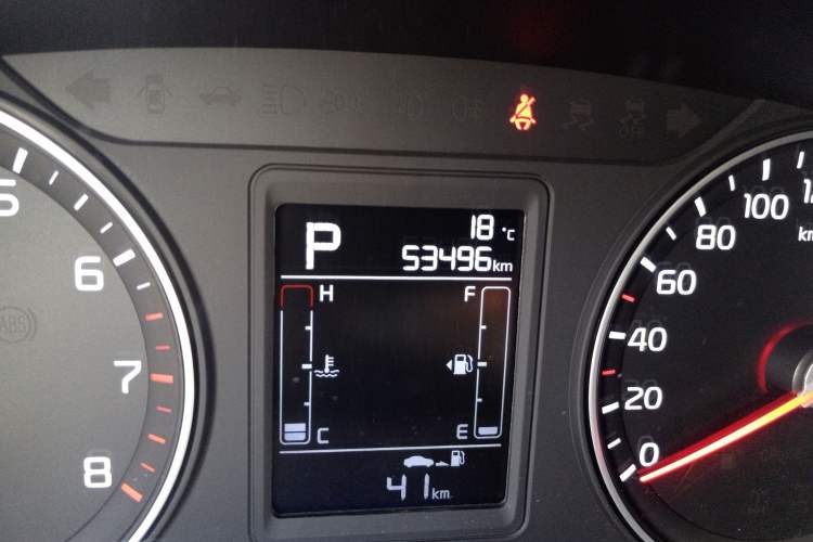 Used Kia KX3 2015 1.6T Automatic Two-Wheel Drive DLX Odometer Close Up