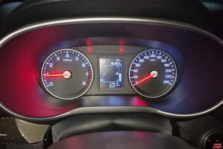Used Kia KX3 2015 1.6L Automatic Two-Wheel Drive DLX Odometer Close Up