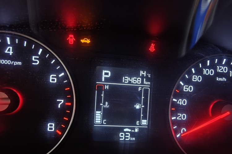 Used Kia KX3 2015 1.6L Automatic Two-Wheel Drive DLX Odometer Close Up