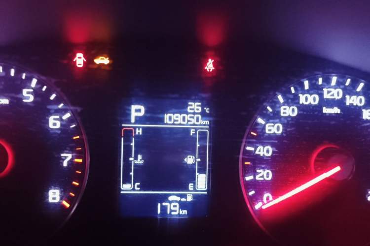 Used Kia KX3 2015 1.6L Automatic Two-Wheel Drive DLX Odometer Close Up