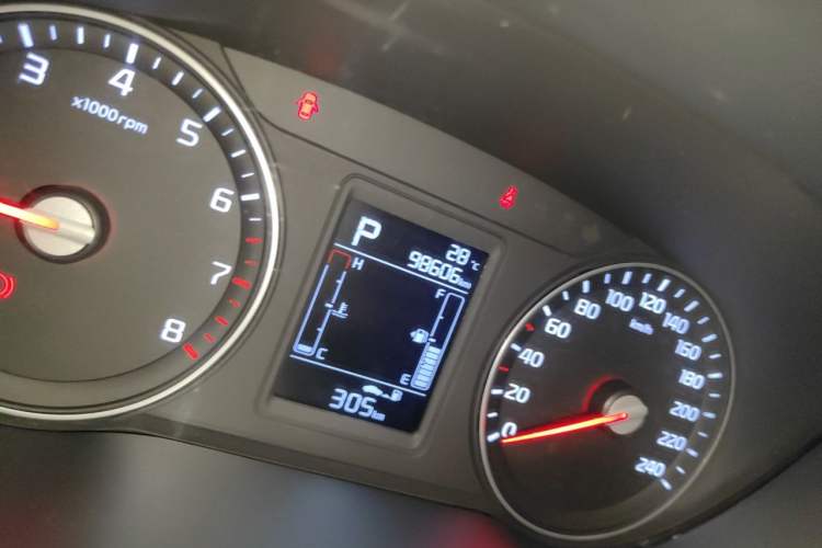 Used Kia KX3 2015 1.6L Automatic Two-Wheel Drive DLX Odometer Close Up