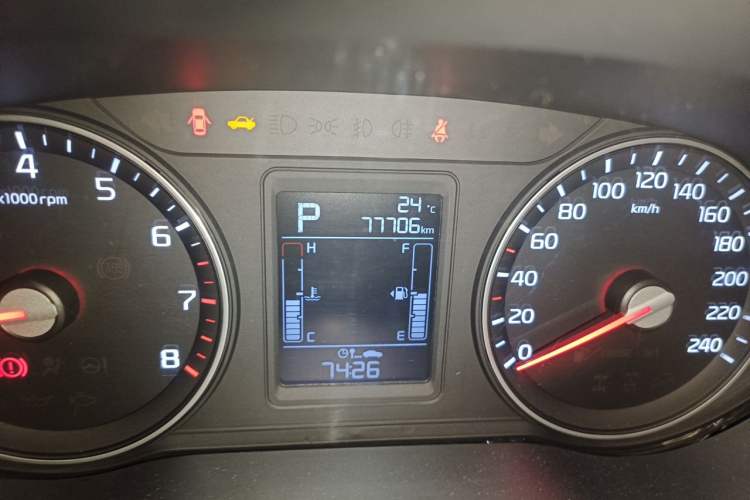 Used Kia KX3 2015 1.6L Automatic Two-Wheel Drive DLX Odometer Close Up