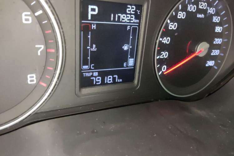 Used Kia KX3 2015 1.6L Automatic Two-Wheel Drive DLX Odometer Close Up