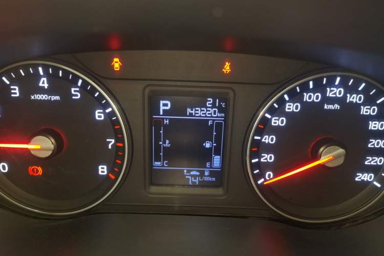 Used Kia KX3 2015 1.6T Automatic Two-Wheel Drive DLX Odometer Close Up