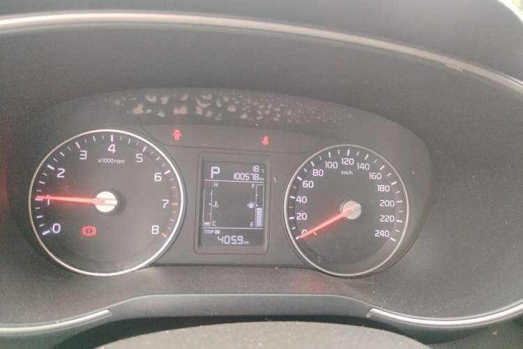 Used Kia KX3 2015 1.6L Automatic Two-Wheel Drive GLS Odometer Close Up