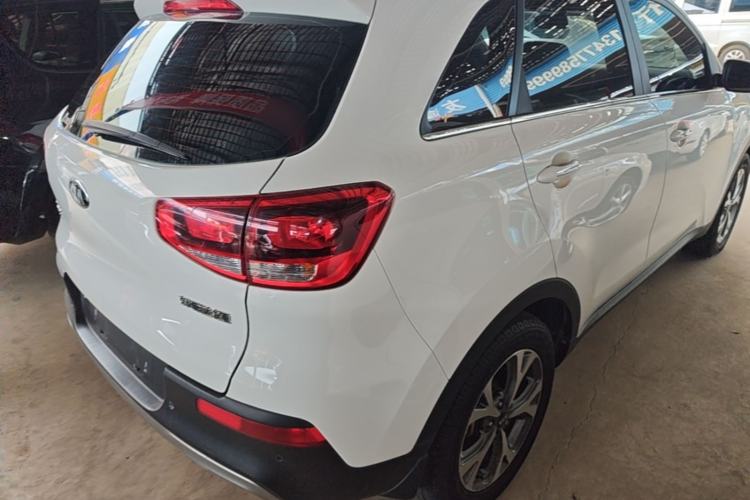 Used Kia KX3 2015 1.6L Automatic Two-Wheel Drive DLX Rear Right 45 Deg