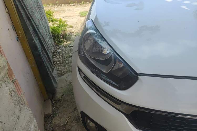 Used Kia KX3 2015 1.6L Automatic Two-Wheel Drive DLX Right Front Headlight
