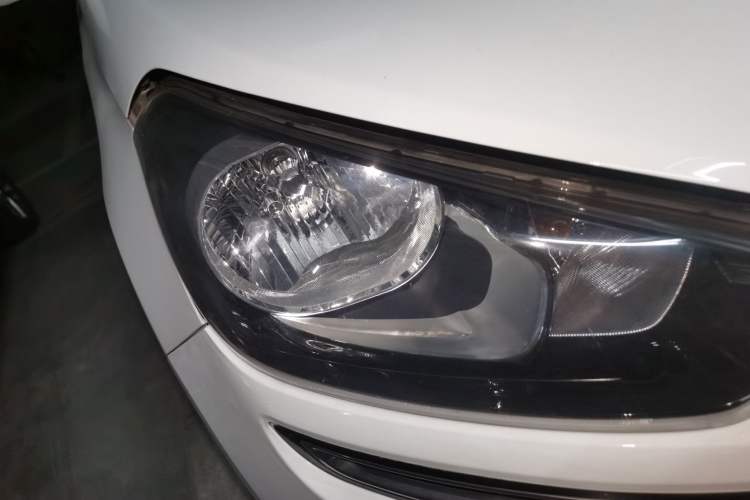 Used Kia KX3 2015 1.6L Automatic Two-Wheel Drive DLX Right Front Headlight