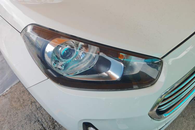 Used Kia KX3 2015 1.6L Automatic Two-Wheel Drive DLX Right Front Headlight