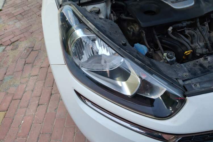 Used Kia KX3 2015 1.6L Automatic Two-Wheel Drive DLX Right Front Headlight