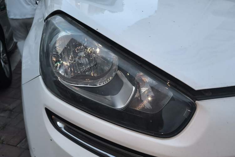 Used Kia KX3 2015 1.6L Automatic Two-Wheel Drive DLX Right Front Headlight
