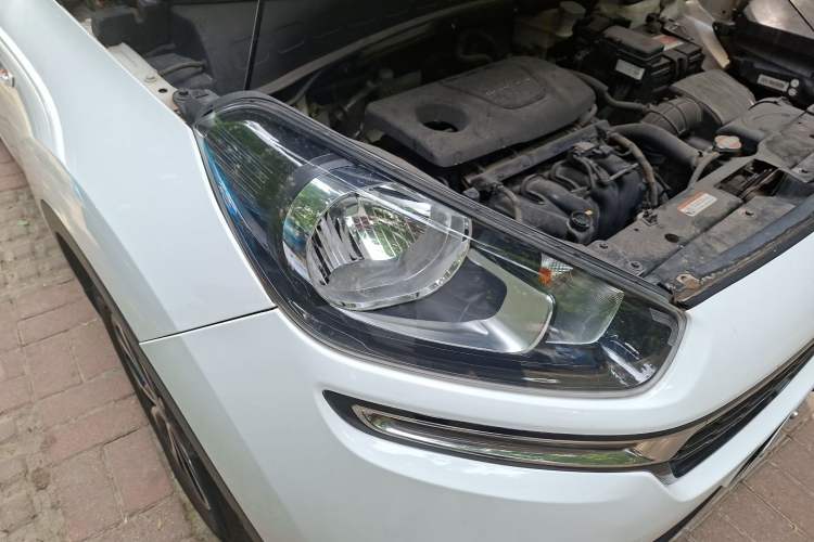 Used Kia KX3 2015 1.6L Automatic Two-Wheel Drive GLS Right Front Headlight