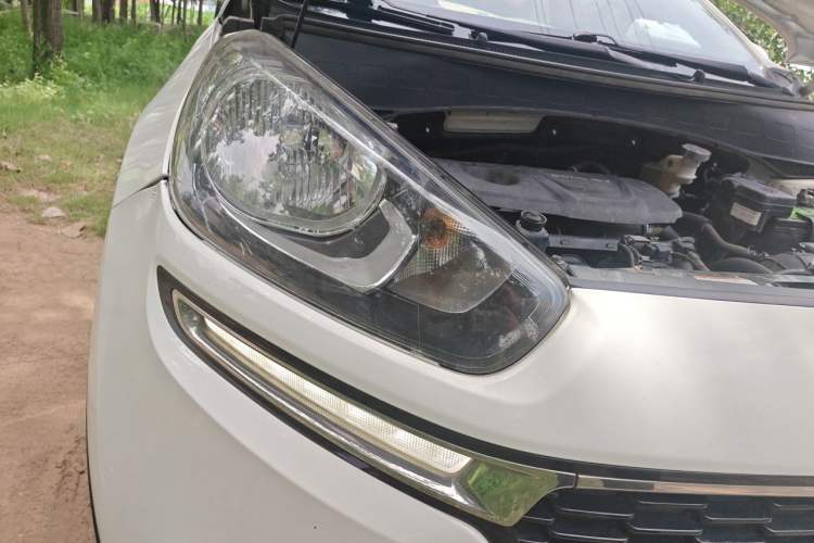 Used Kia KX3 2015 1.6L Automatic Two-Wheel Drive DLX Right Front Headlight