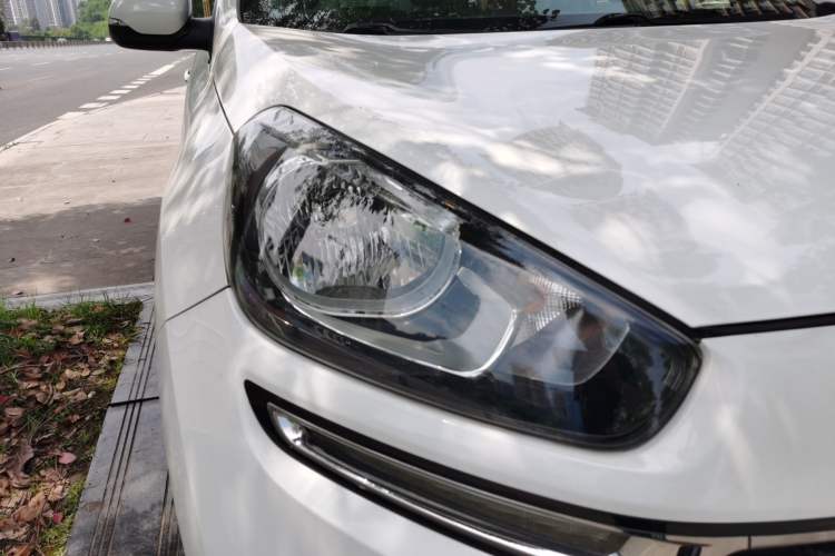 Used Kia KX3 2015 1.6L Automatic Two-Wheel Drive DLX Right Front Headlight