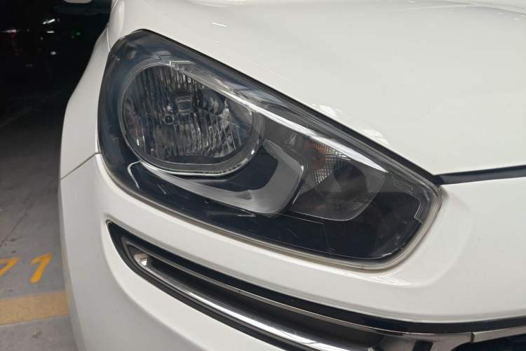Used Kia KX3 2015 1.6L Automatic Two-Wheel Drive DLX Right Front Headlight