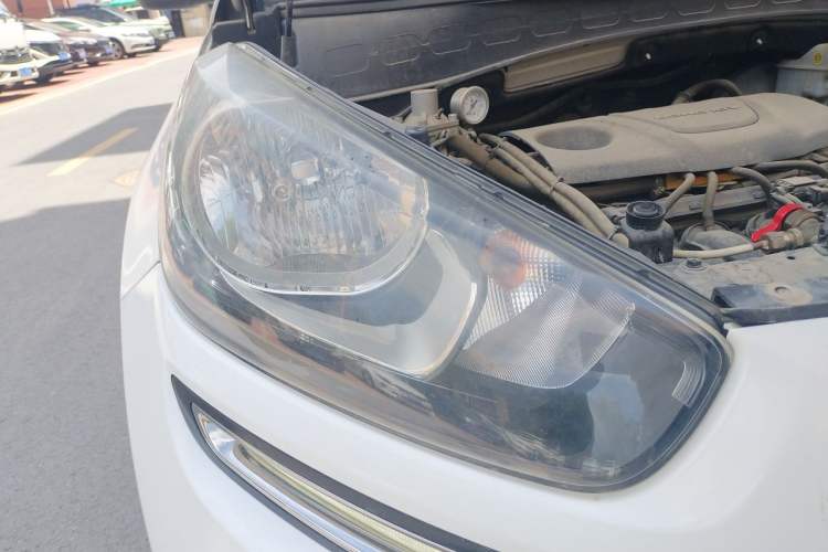 Used Kia KX3 2015 1.6L Automatic Two-Wheel Drive GLS Right Front Headlight