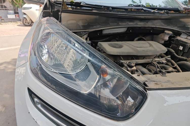 Used Kia KX3 2015 1.6L Automatic Two-Wheel Drive DLX Right Front Headlight