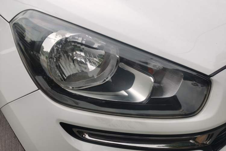 Used Kia KX3 2015 1.6L Automatic Two-Wheel Drive DLX Right Front Headlight