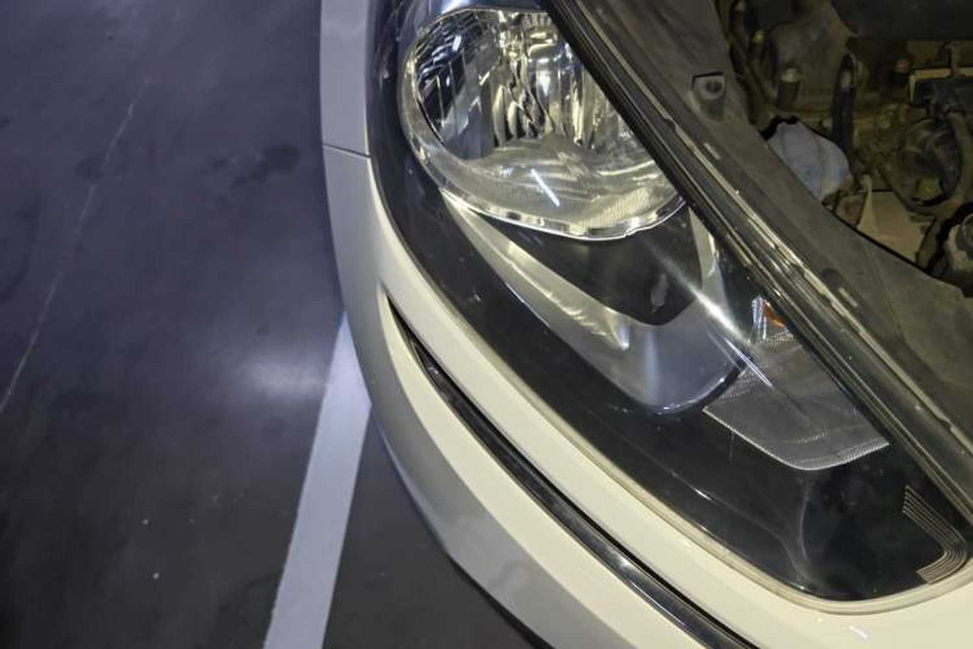 Used Kia KX3 2015 1.6L Automatic Two-Wheel Drive DLX Right Front Headlight