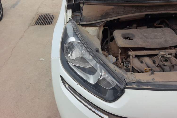Used Kia KX3 2015 1.6L Automatic Two-Wheel Drive DLX Right Front Headlight