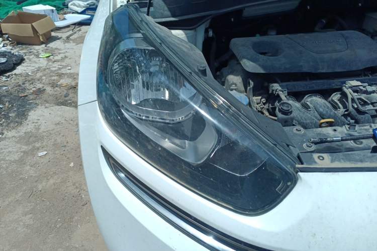 Used Kia KX3 2015 1.6L Automatic Two-Wheel Drive DLX Right Front Headlight