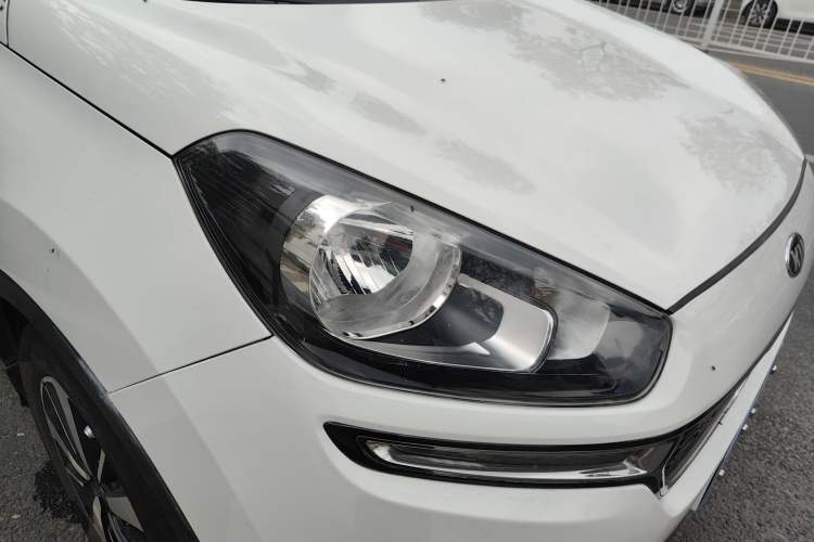 Used Kia KX3 2015 1.6T Automatic Two-Wheel Drive DLX Right Front Headlight