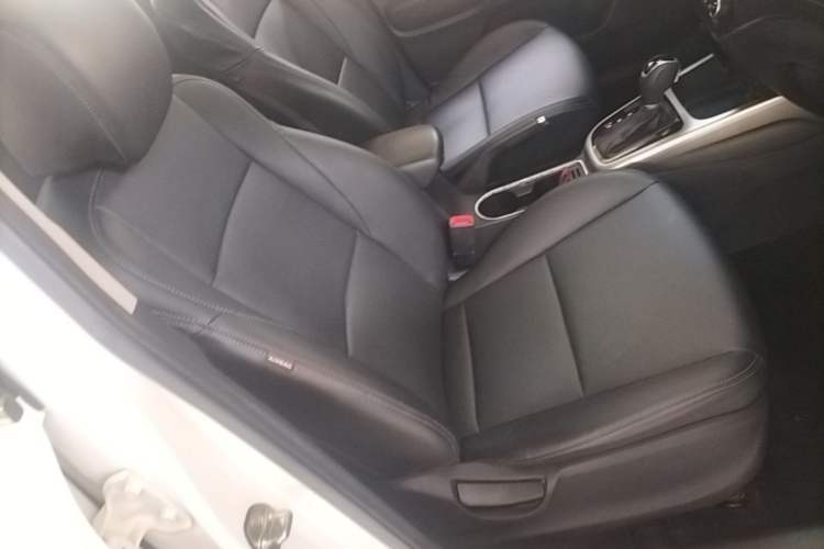 Used Kia KX3 2015 1.6L Automatic Two-Wheel Drive DLX Right Front Seat