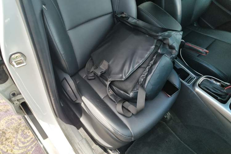 Used Kia KX3 2015 1.6L Automatic Two-Wheel Drive PRM Right Front Seat