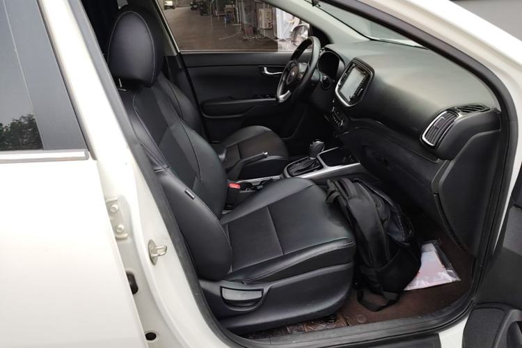 Used Kia KX3 2015 1.6L Automatic Two-Wheel Drive DLX Right Front Seat
