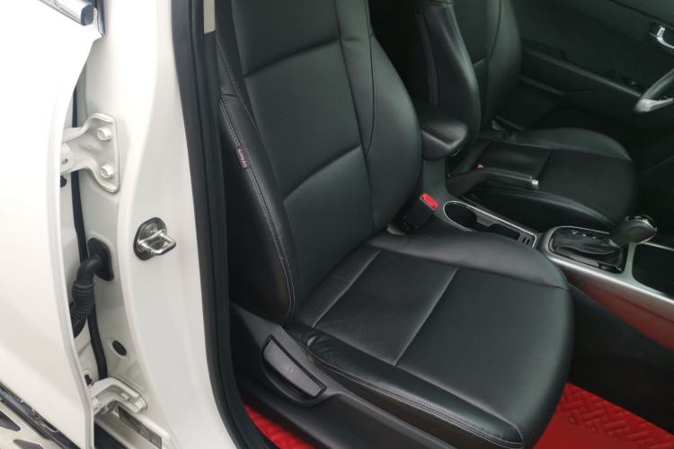 Used Kia KX3 2015 1.6L Automatic Two-Wheel Drive DLX Right Front Seat