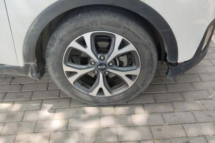 Used Kia KX3 2015 1.6L Automatic Two-Wheel Drive DLX Right Front Wheel Hub