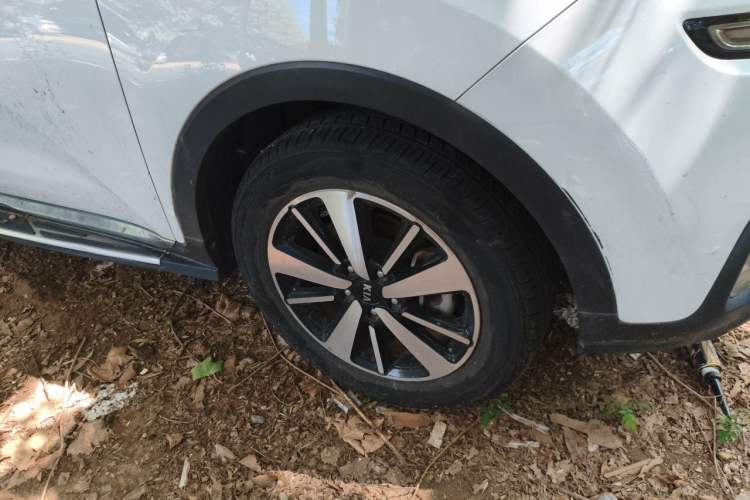 Used Kia KX3 2015 1.6T Automatic Two-Wheel Drive DLX Right Front Wheel Hub
