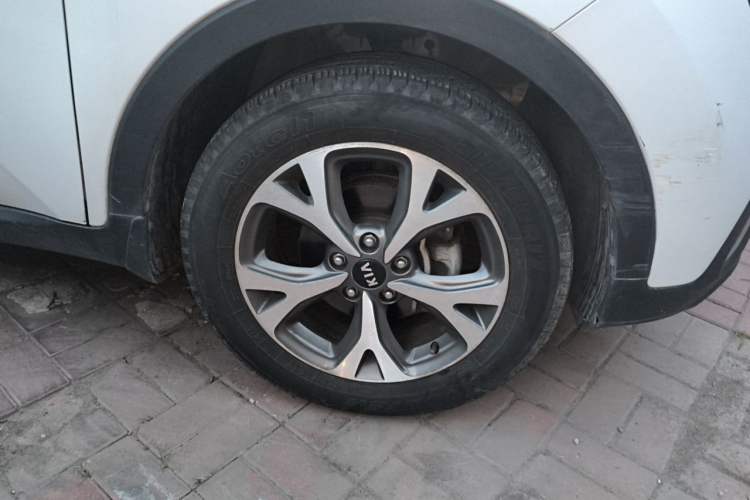 Used Kia KX3 2015 1.6L Automatic Two-Wheel Drive DLX Right Front Wheel Hub