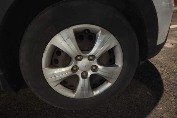 Used Kia KX3 2015 1.6L Manual Two-Wheel-Drive GLS Right Front Wheel Hub