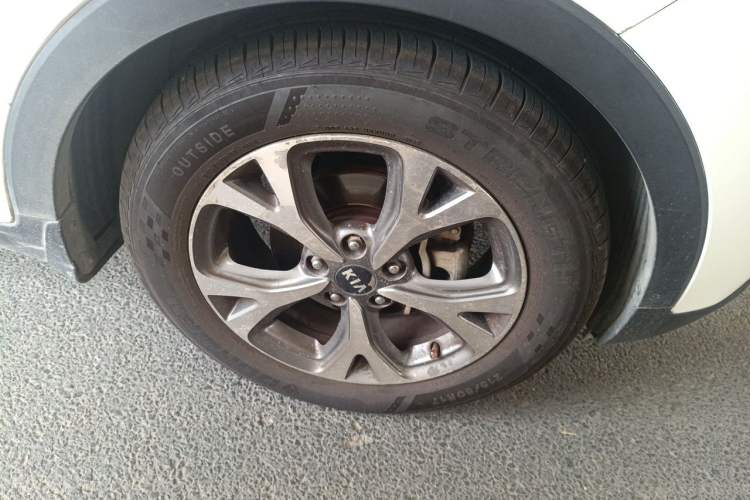 Used Kia KX3 2015 1.6L Automatic Two-Wheel Drive PRM Right Front Wheel Hub