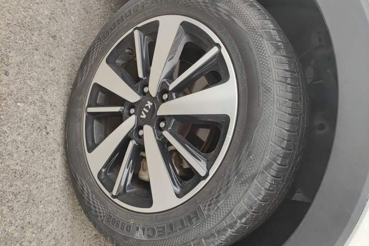 Used Kia KX3 2015 1.6T Automatic Two-Wheel Drive DLX Right Front Wheel Hub