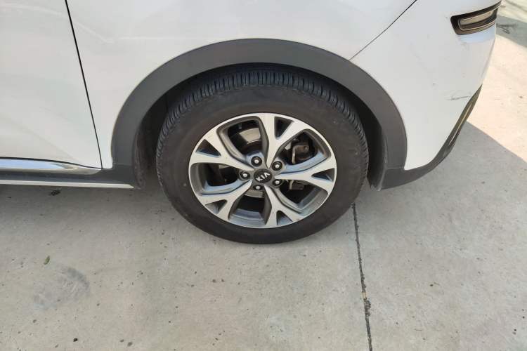 Used Kia KX3 2015 2.0L Automatic Two-Wheel Drive DLX Right Front Wheel Hub