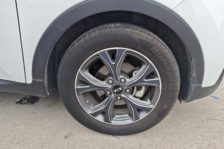 Used Kia KX3 2015 1.6L Automatic Two-Wheel Drive DLX Right Front Wheel Hub