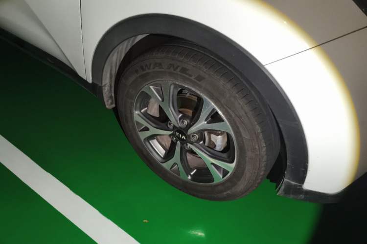 Used Kia KX3 2015 1.6L Automatic Two-Wheel Drive DLX Right Front Wheel Hub