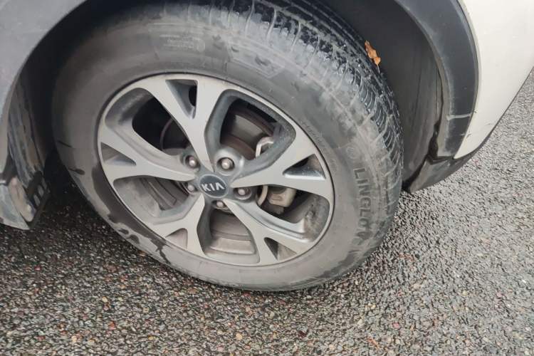 Used Kia KX3 2015 1.6L Automatic Two-Wheel Drive DLX Right Front Wheel Hub