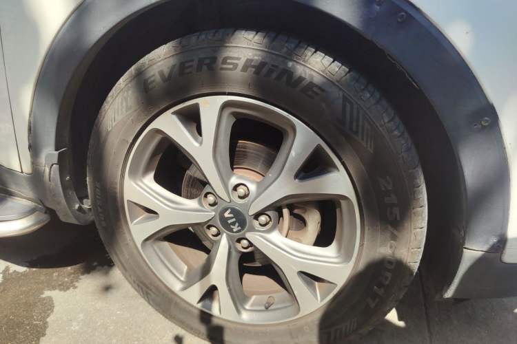 Used Kia KX3 2015 1.6L Automatic Two-Wheel Drive DLX Right Front Wheel Hub