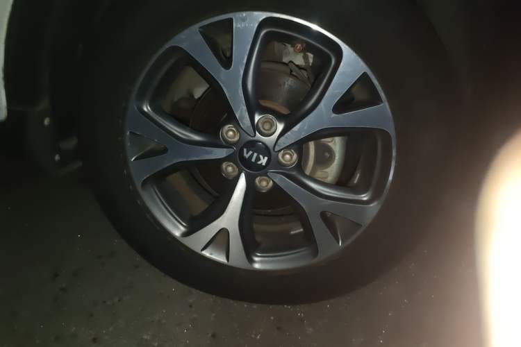 Used Kia KX3 2015 1.6L Automatic Two-Wheel Drive DLX Right Front Wheel Hub