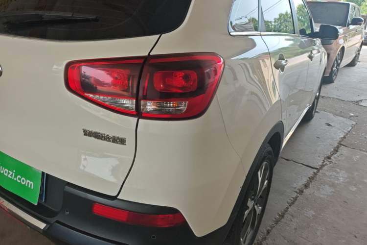 Used Kia KX3 2015 1.6L Automatic Two-Wheel Drive DLX Right Rear Taillight